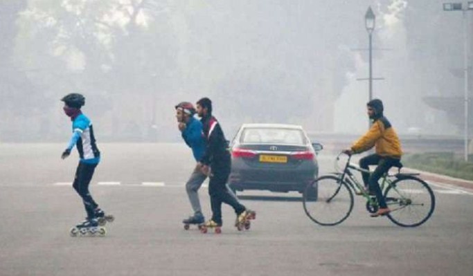 Delhi’s minimum temperature remains below 5 deg C; air quality ‘very poor’