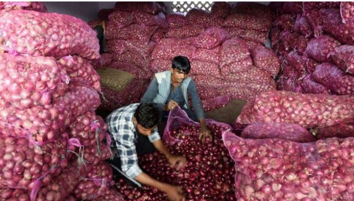 Onion prices touch roof: Hyderabad Rs 170/kg, Mumbai Rs 120/kg, Jammu Rs 100/kg