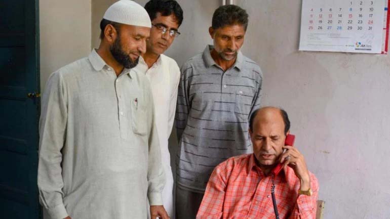 JK govt to soon set up 50 PCOs in each district in Kashmir for people to make free calls