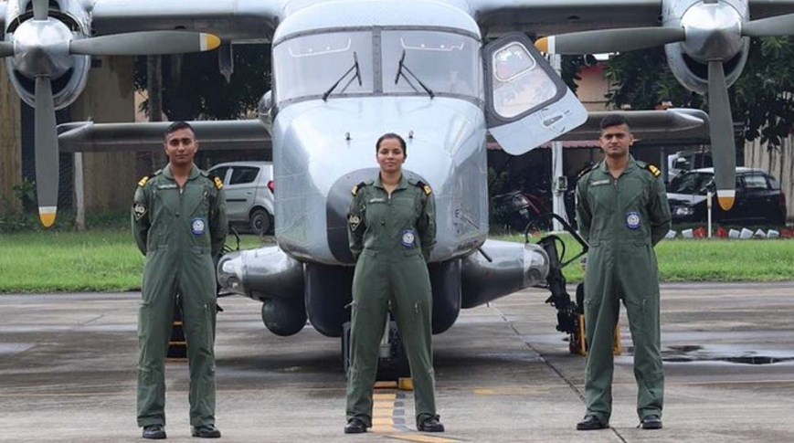 Sub-lieutenant Shivangi becomes first woman pilot for Indian Navy