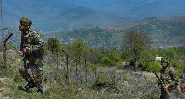 Pakistan Army shells three sectors along LoC in Poonch