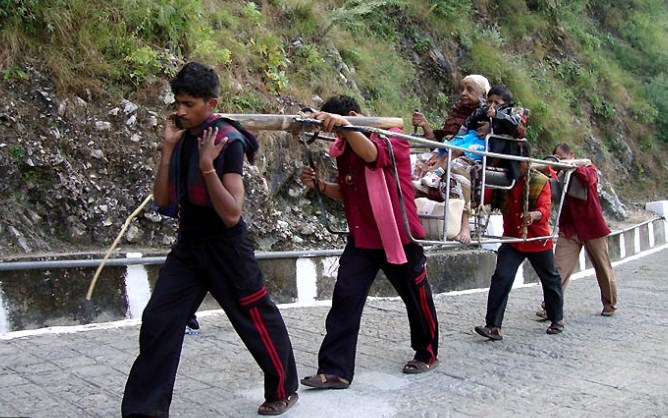 Pre-paid system for hiring ponies, pithoos, palkis by Shri Mata Vaishno Devi pilgrims completes one year of operation