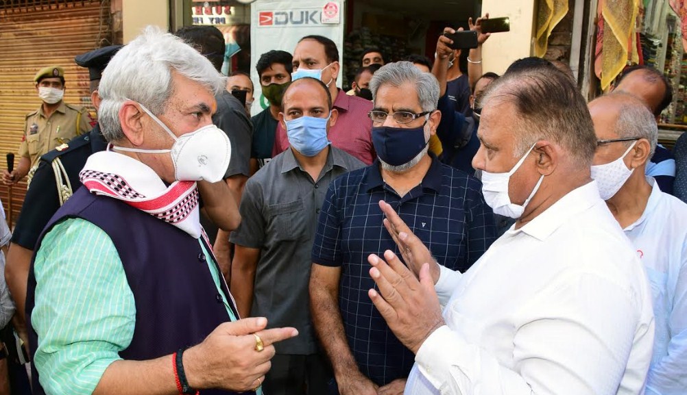 Lt Governor pays visit to Raghunath, Ranbireshwar & Panjbakhtar Temples as outreach begins in Jammu