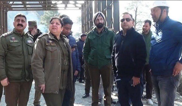 DC Ramban inspects road clearance work at Digdol