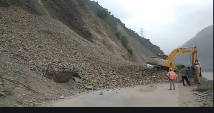 Advisors Skandan, Sharma review dev scenario of Reasi district