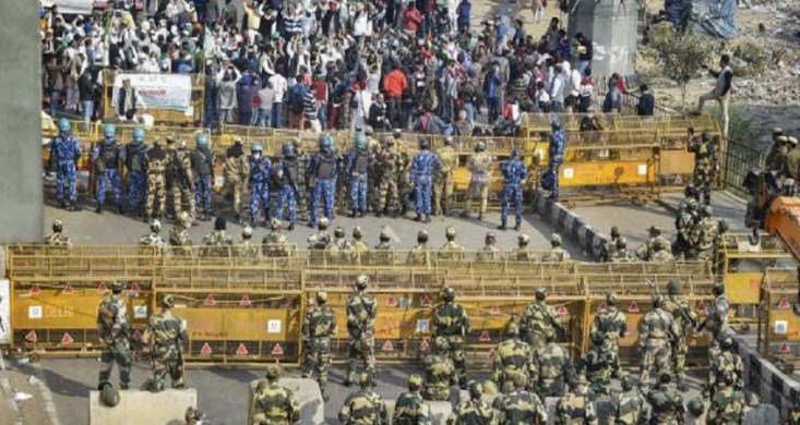 RPF, additional forces deployed at Singhu border; Centre says ready to discuss farm laws clause by clause