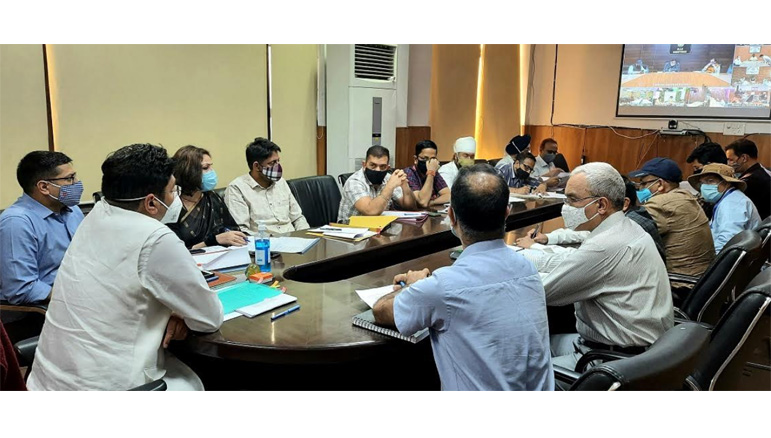 Div Com reviews progress on mega development Projects being executed in Jammu division