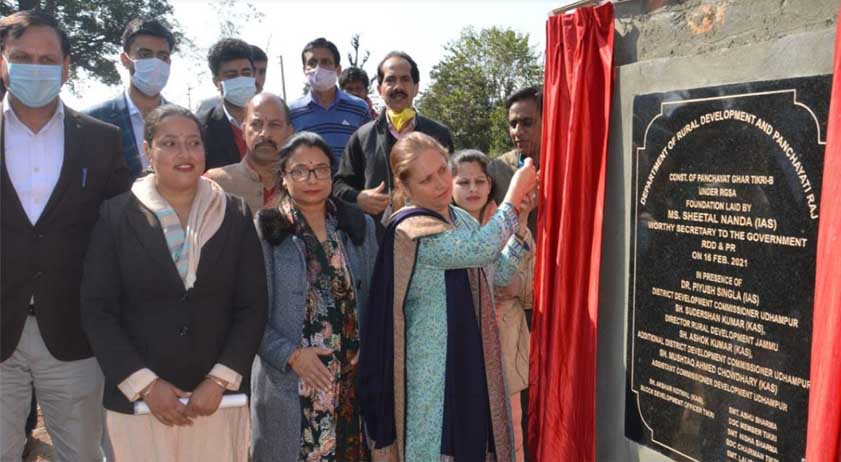 Secretary RDD conducts extensive tour of Udhampur; Reviews development works