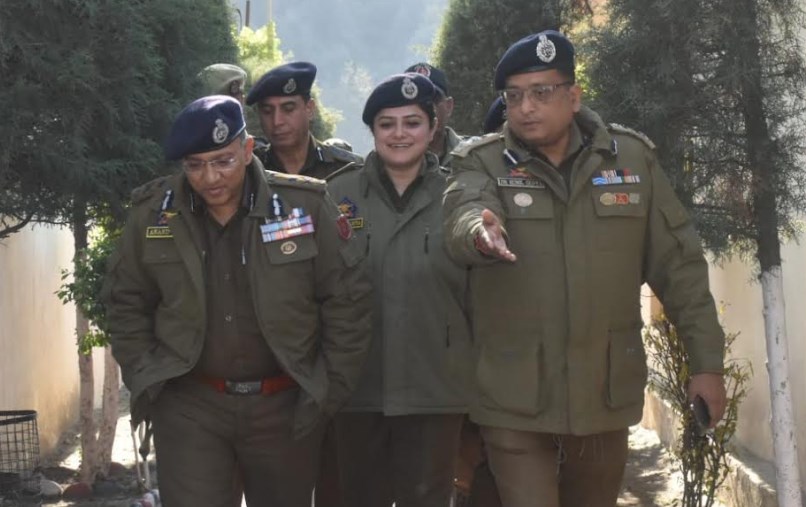 IGP Jammu Zone visits District Ramban, review Law & Order, Security/ Crime scenario