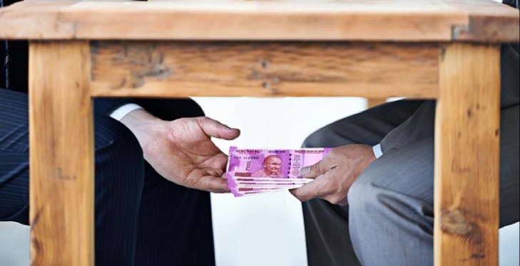 ACB catches Patwari taking bribe red-handed in Budgam