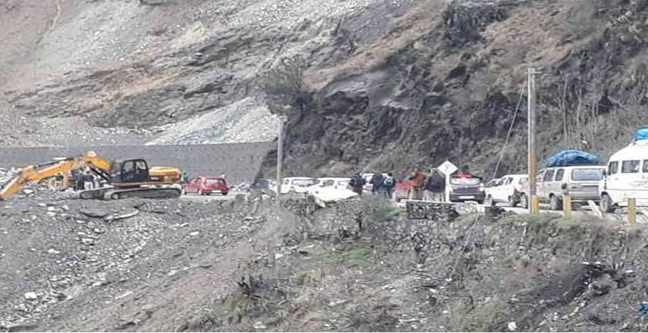 Traffic restored on historic Mughal road