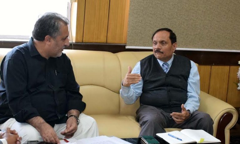 Advisor Bhatnagar takes stock of Road Safety measures undertaken across J&K
