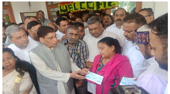UP govt hands over Rs 50 lakh to parents of Captain Subham Gupta who laid his life in Rajouri gunfight