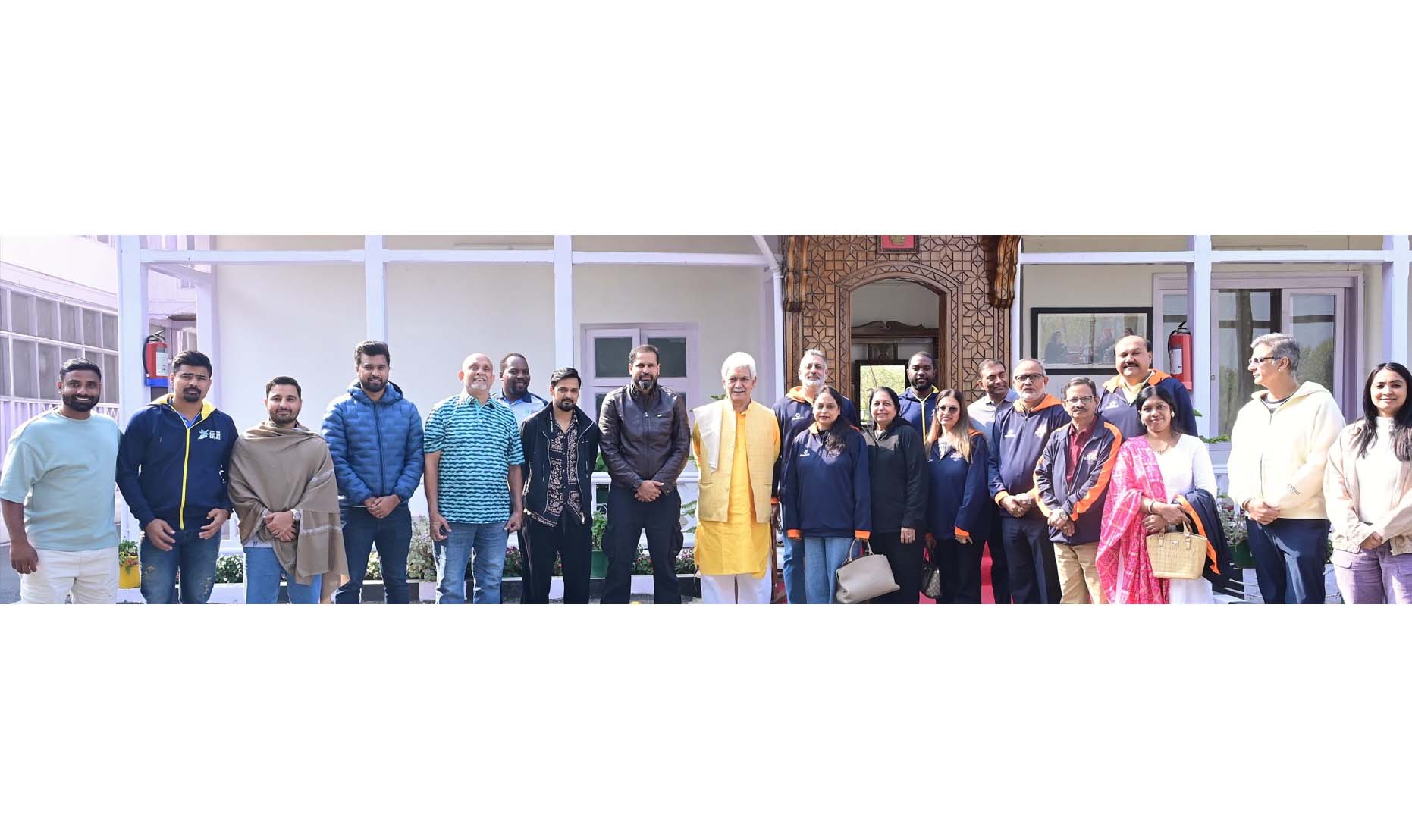Lt Governor meets Winner & Runner-up teams of Legends League Cricket at Raj Bhawan