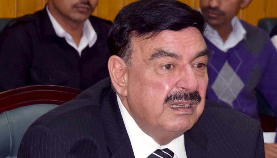 Senior Pak minister Sheikh Rasheed tests positive for COVID-19
