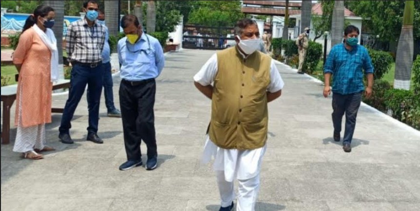 Sat inspects Quarantine Centre at Bharatiya Yog Sansthan, Talab Tillo