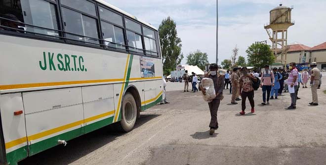 COVID-19: Govt evacuates 2,77,539 stranded JK residents; 1,92,924 via Lakhanpur, 84,615 through special trains