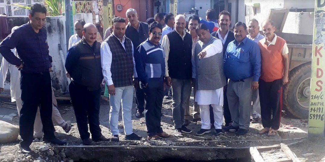 Sat tours Ward 35,takes up pending issues with departments