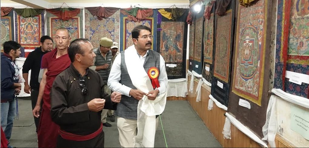Saugat Biswas inaugurates Thanka Exhibition