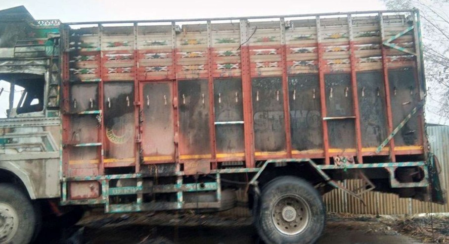 J&K: Terrorists set ablaze truck in Tral area of Pulwama district