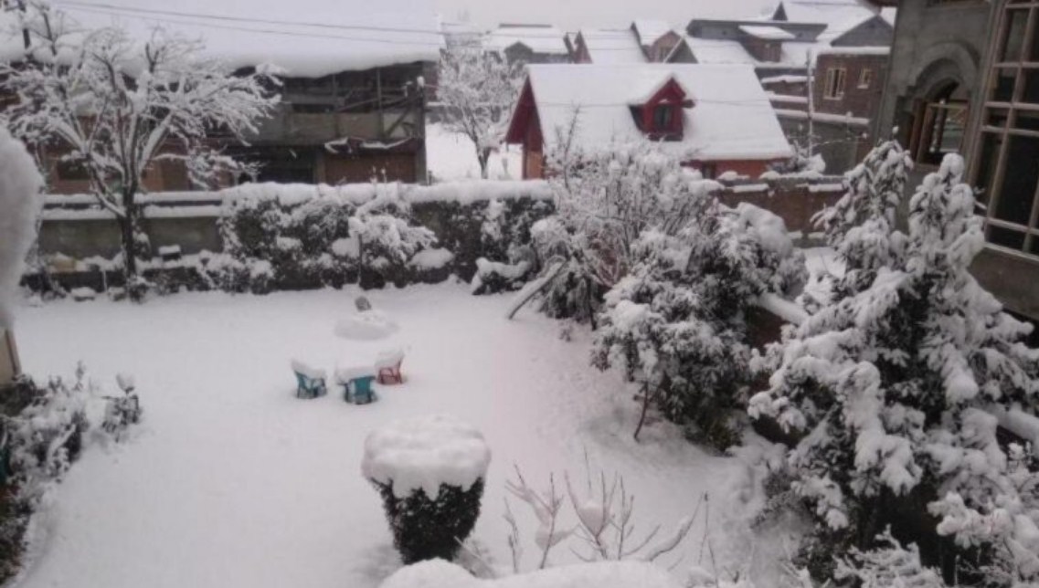 Severe cold continues to grip Jammu and Kashmir, Ladakh   
