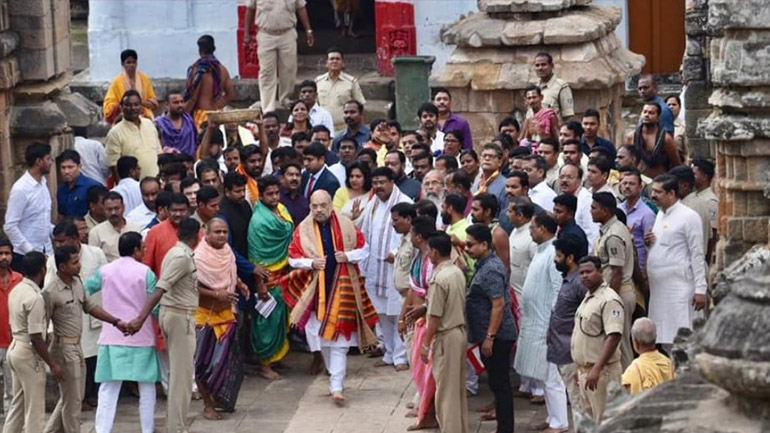 Shah offers prayers at Odisha temples