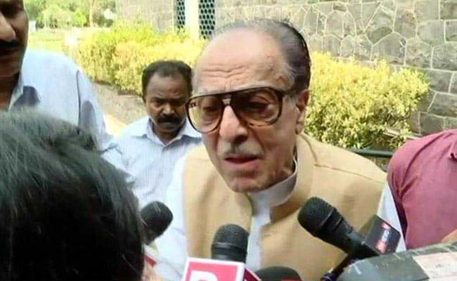 Soz raises issues of unemployment, artisans and craftsmen with LG Sinha