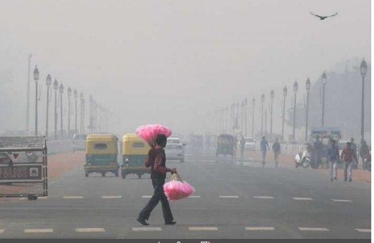 At 10 degrees celsius, Delhi records season's lowest temperature