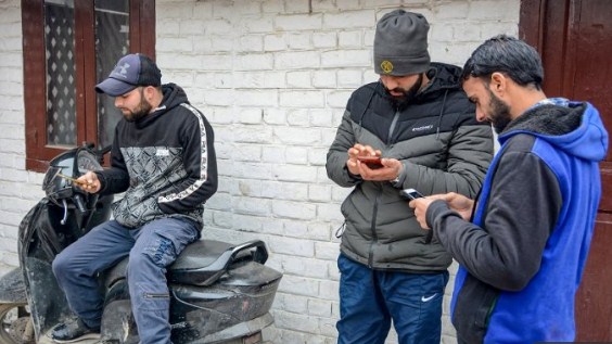 Restrictions on mobile data services to continue till Feb 15 in Jammu and Kashmir