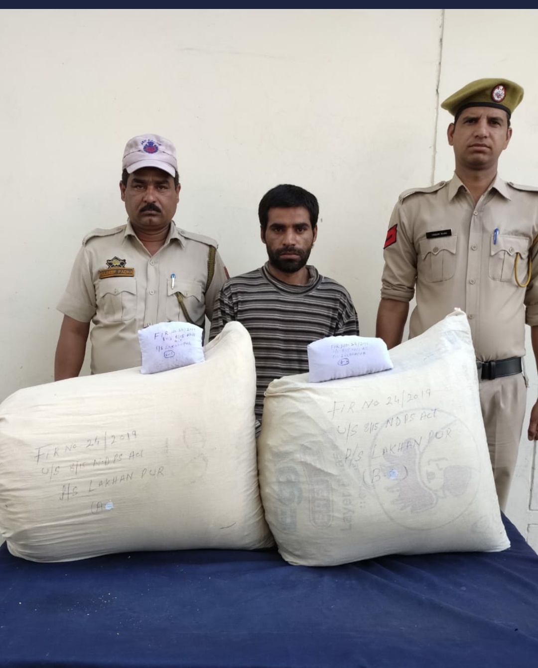 41.5 Kgs Poppy Straw and 1 Kg Charas recovered by J&K Police