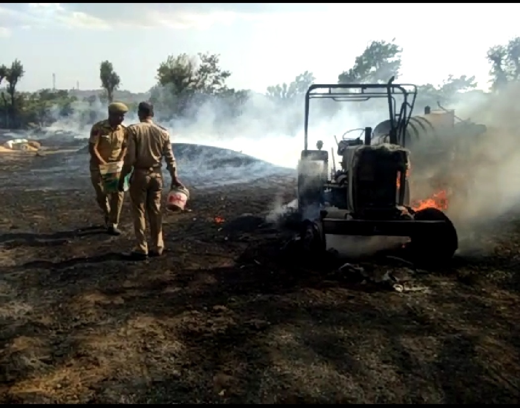 Wheat crop completely Damaged in Massive fire at Tikri in Udhampur