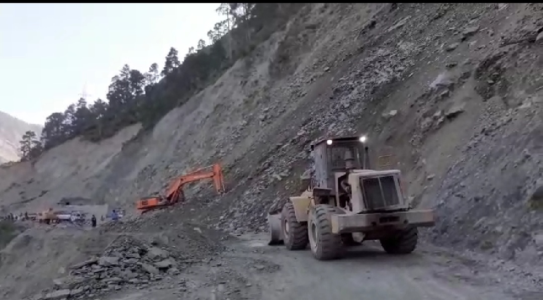 Highway closes again after opening for 2 days due to fresh landslide 