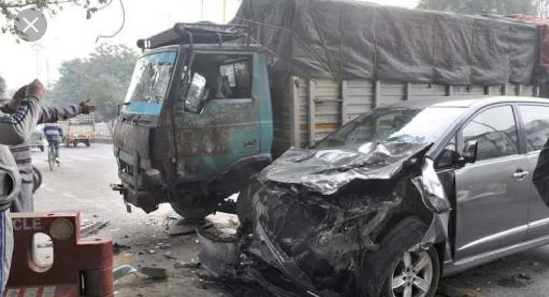 5 persons die in a road accident on Jammu- SriNagar Highway at Anantnag