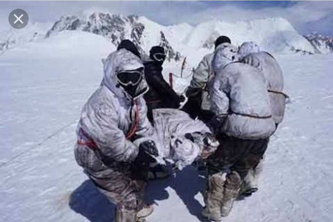  4 soldiers Martyed, 2 civilian porters killed in Avalanche at Siachen Glacier