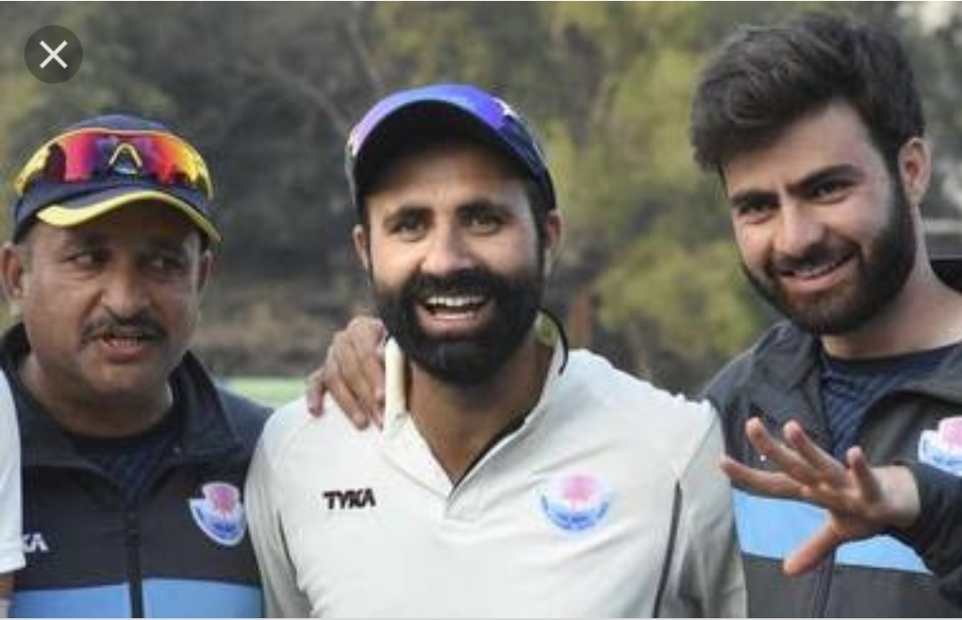 J&K  all out at 194, Cricket Fans from across the state come together to cheer for team 
