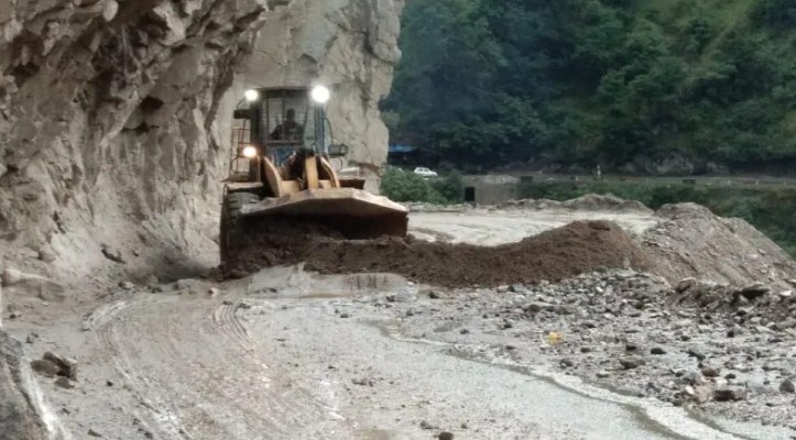 Srinagar-Jammu highway closed for maintenance