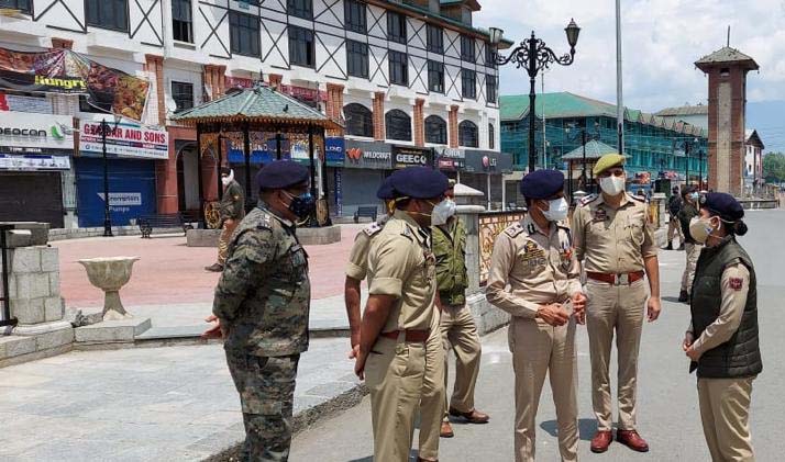 I-cards of Journalists to be treated as curfew passes: IGP Kashmir