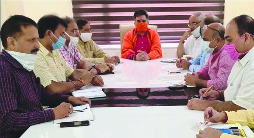 BJP leaders will hoist Tiranga light up chowks on 5th Aug: J&K President Ravinder Raina 