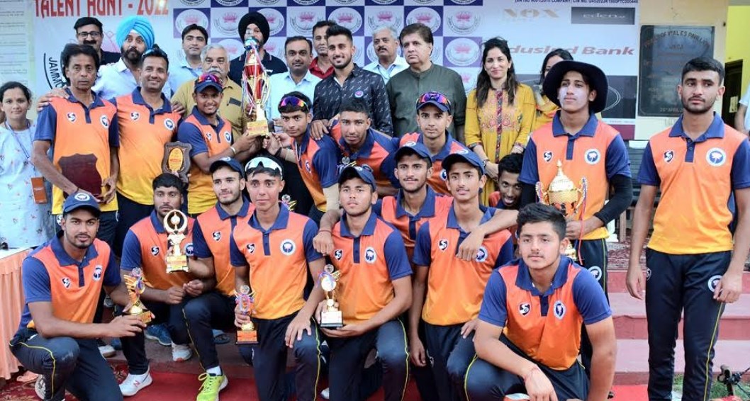 Div Com felicitates players as JKCA Orange lifts title trophy