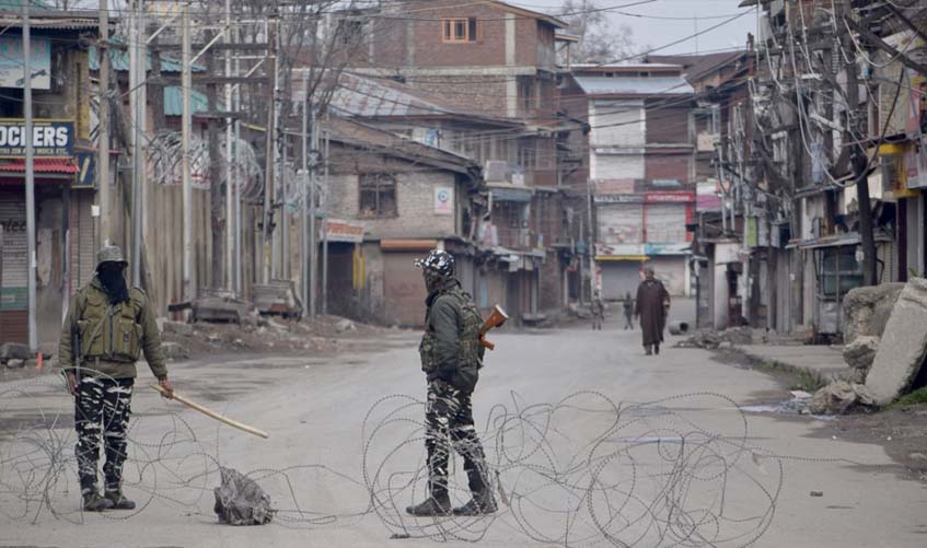 Govt announces lockdown in all red districts of Kashmir from today evening till July 27