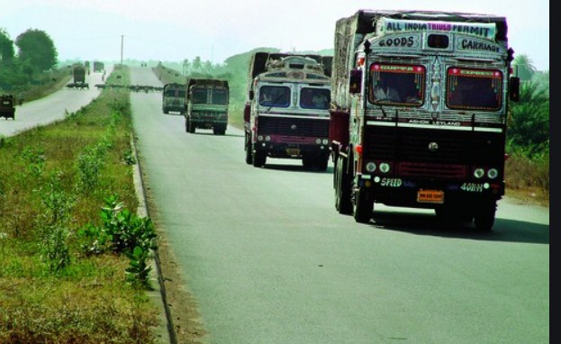 Srinagar-Jammu highway reopens, only stranded vehicles to ply