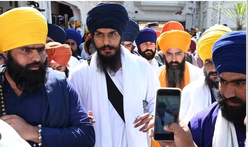 Internet services suspended in Punjab as police launch operation to arrest Amritpal Singh