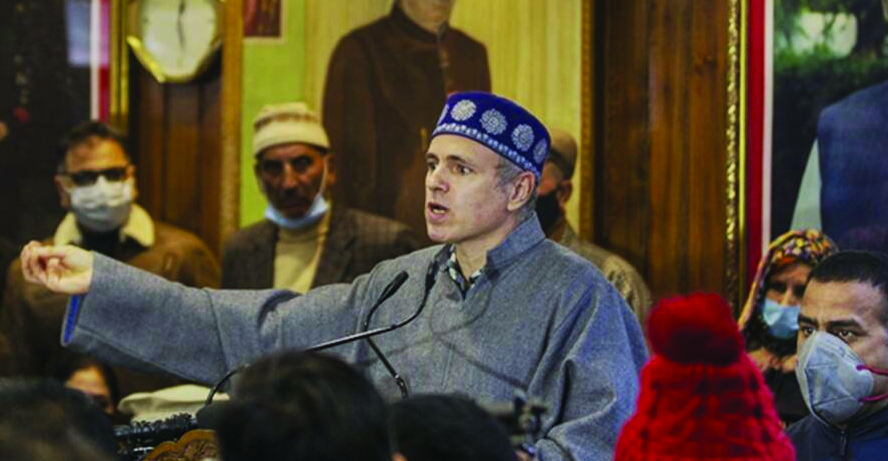 Administration trying to collect independents for BJP, alleges Omar