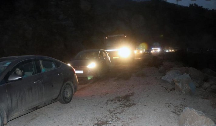 Srinagar-Leh highway remains closed for 2nd day