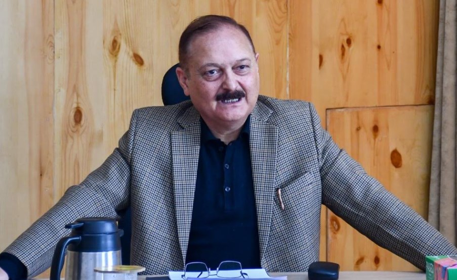 Advisor UT Ladakh Dr Pawan Kotwal chairs the meeting on the Vibrant Village Program