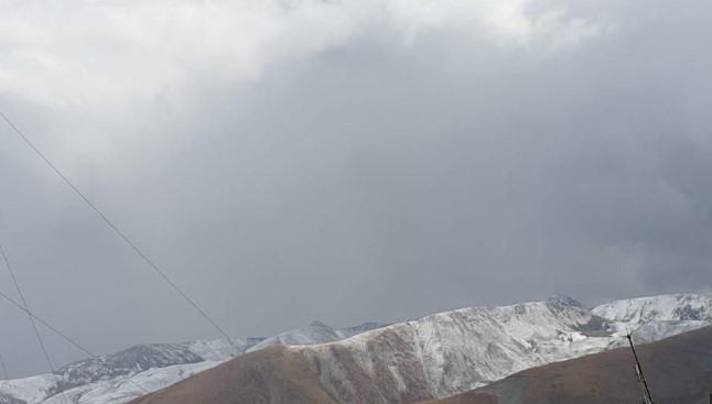 Higher reaches in north Kashmir receive fresh snowfall, MeT predicts more
