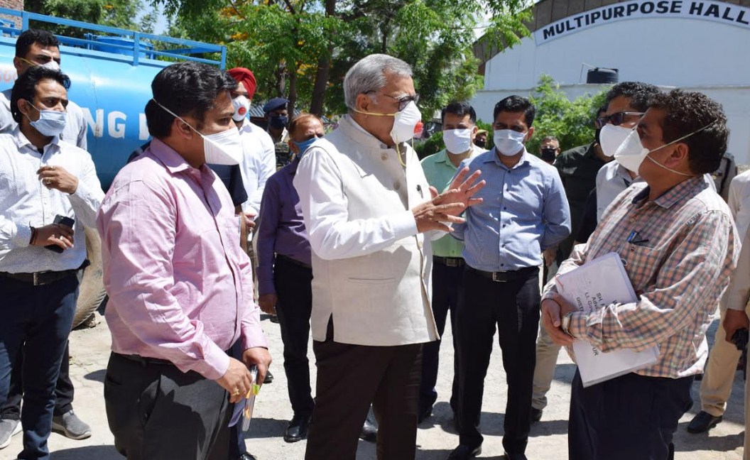 COVID-19: Advisor Khan reviews working of health, essential services in Udhampur