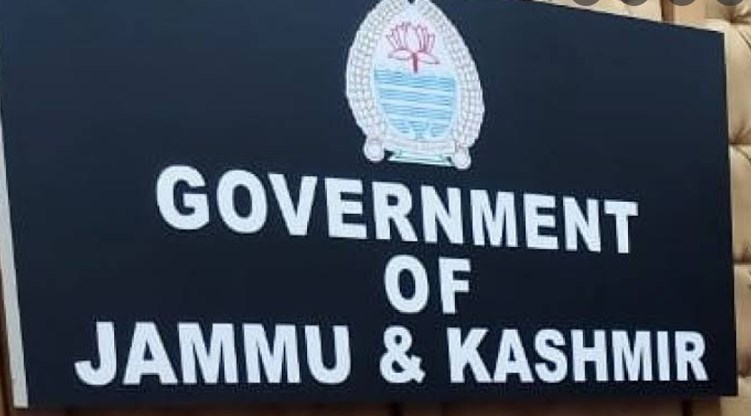 Four killed as bank cash van with over Rs 2 cr plunges into gorge in Kathua