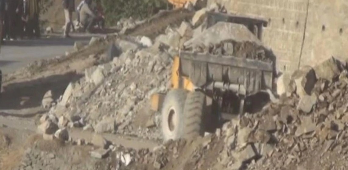 J&K: Vehicular movement remains suspended between Jammu-Srinagar as landslide blocks NH-44