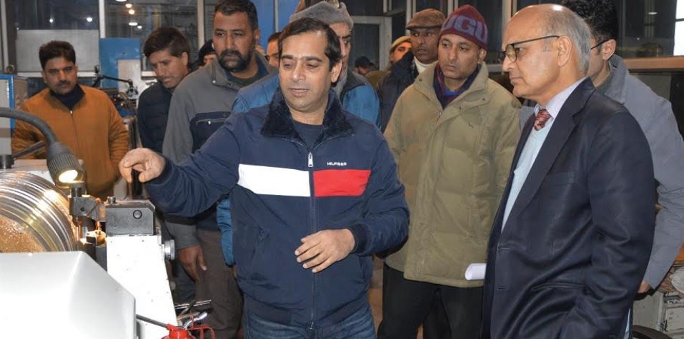 Advisor Sharma visits Industrial Estate Rangreth